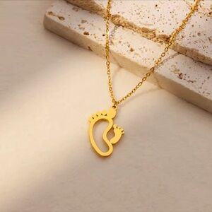 Footprint Necklaces For Women Gold Stainless Steel 

Footprint Pendant Necklaces